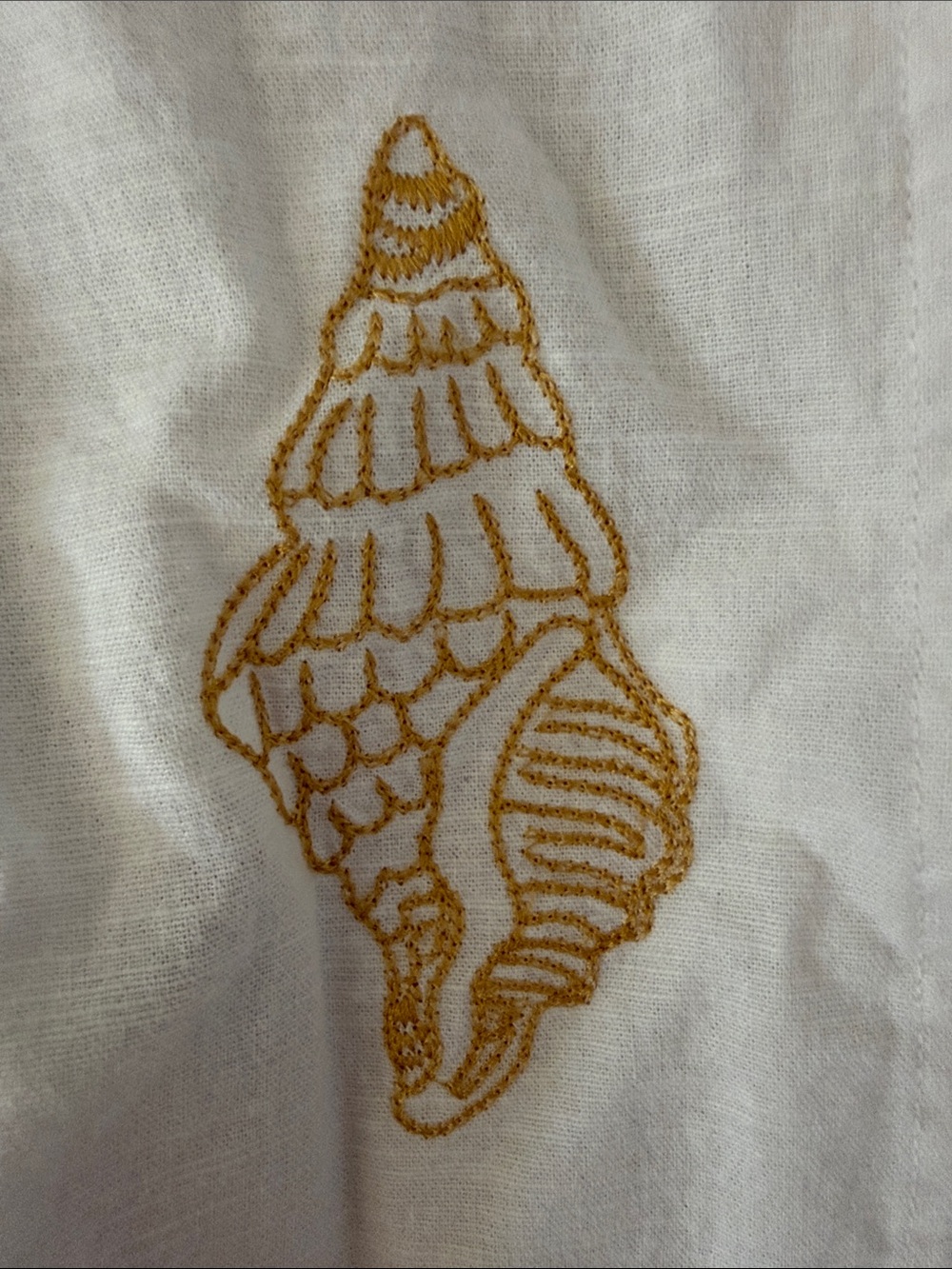 vestique White Shell-Embroidery Two-Piece Set - Picture 5 of 6